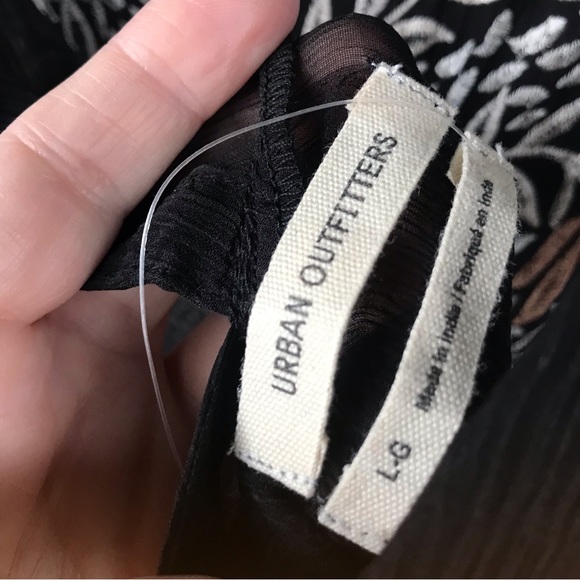 Urban Outfitters Black embroidered tunic NWT size L - Picture 8 of 8